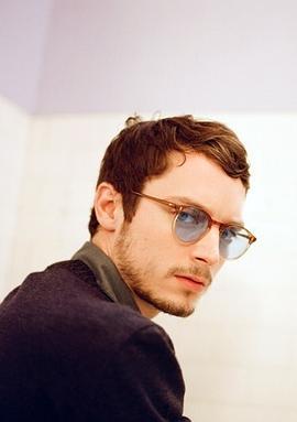 伊利亚·伍德 照片