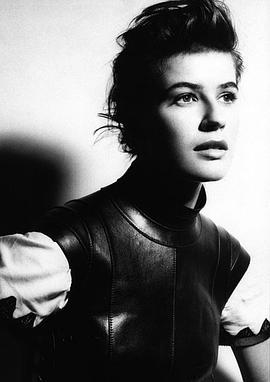 伊莲娜·雅各布 照片