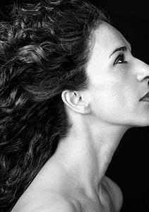 罗萨里奥·弗洛雷斯 照片