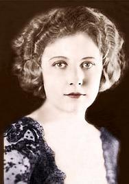 艾德娜·珀薇安丝 照片