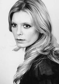 艾米莉娅·福克斯 照片