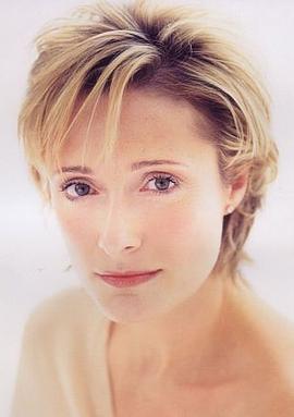 卡罗琳·古多尔 照片