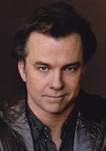 迈克尔·奥吉弗 照片