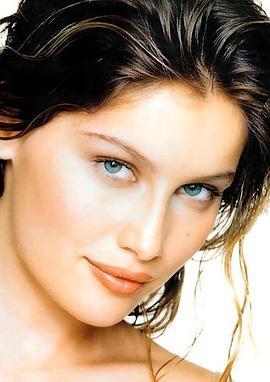 莱蒂西娅·卡斯塔 照片