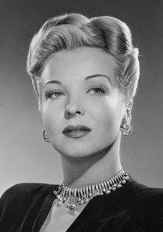 希拉里·布鲁克 照片