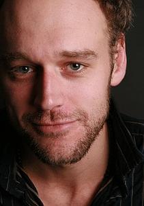 艾略特·科万 照片