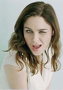 艾米丽·丹斯切尔 照片