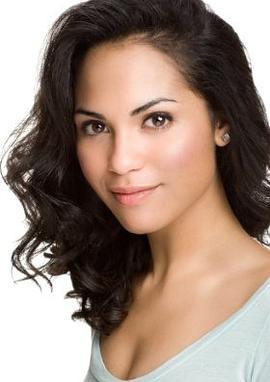 莫妮卡·雷蒙德 照片