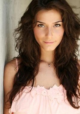 艾尔西亚·罗塔鲁 照片