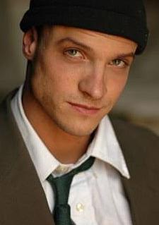 罗尼·吉恩·贝尔维斯 照片