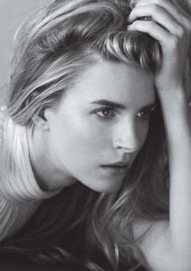 布里特·马灵 照片