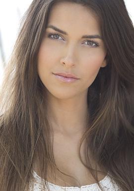 索非亚·佩尔纳斯 照片