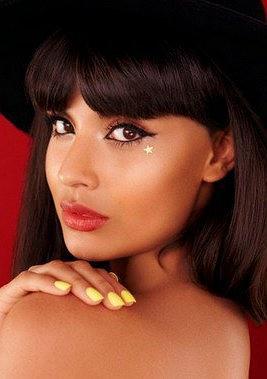 贾米拉·贾米尔 照片