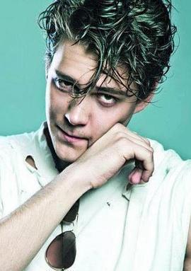 米洛斯·比柯维奇 照片