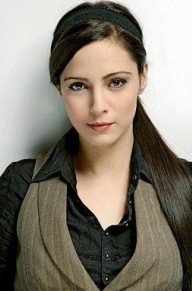 梅娜.图戈伊 照片