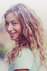 马农·阿泽姆 照片