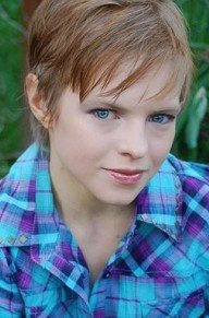 艾米丽·布罗斯特 照片